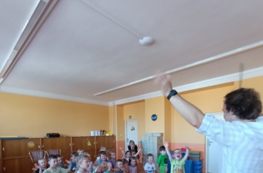 18. 6. Kouzelník ve školce