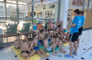 19. 11. Plavecké závody