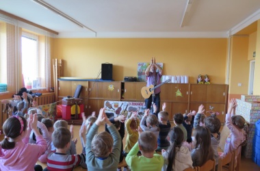 19.4. Zpívánky