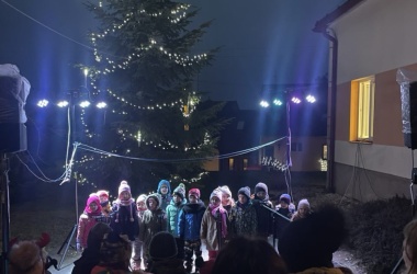 22.12. Zpívání u vánočního stromu